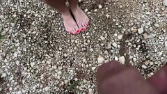 Reproduzir Carmen Varta e Andre Z: encontro de urina na praia quente - pés imundos e adoração de bunda