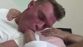 Riproduci Avere un momento bollente con i ragazzi