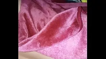 Putar Cumming di pantat seksi istriku yang besar