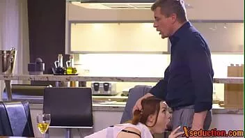 play Garganta profunda de 21 anos fodendo a bucetinha no estilo cachorrinho