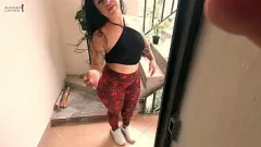 播放 邻家丰满拉丁美女无法抗拒大鸡巴
