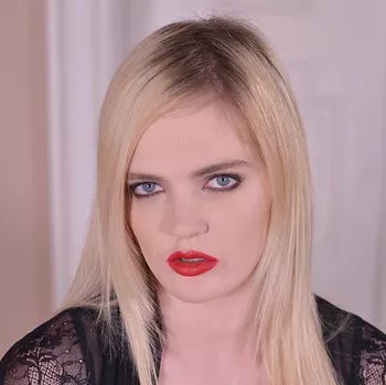 Pornstar Carly Rae Summers