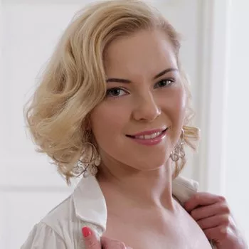 Pornostar Angie Koks