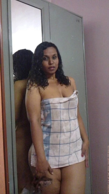Gwiazda porno Horny Lily
